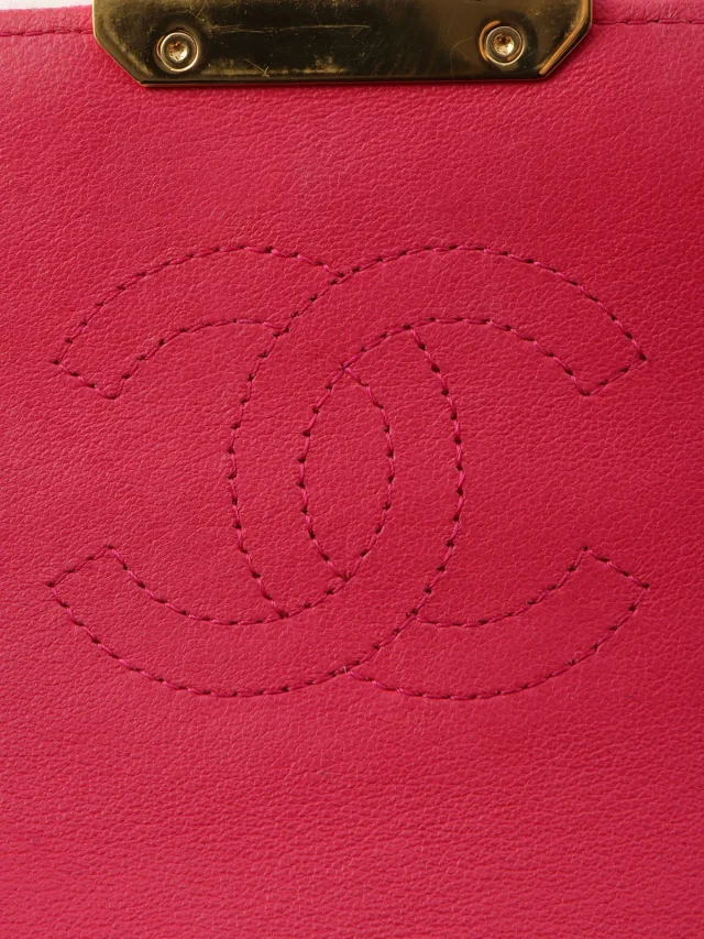 Chanel circa 2014 Matelassé Stitch Logo Plate Chain Shoulder Bag Pink in Pink from VINTAGE QOO TOKYO, photo 8 of 16