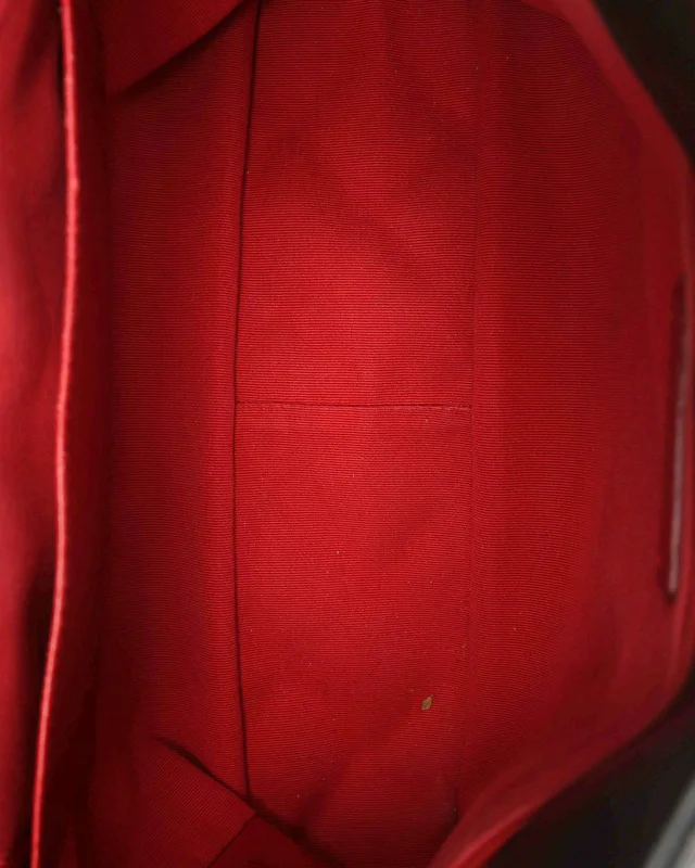 Chanel Caviar Large Wavy CC Bag in Caviar leather from A Retro Tale, photo 7 of 9