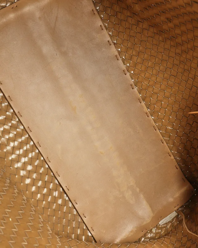 Bottega Veneta Patent Intrecciato Cabat GM Tote Bag in Patent leather from A Retro Tale, photo 10 of 11