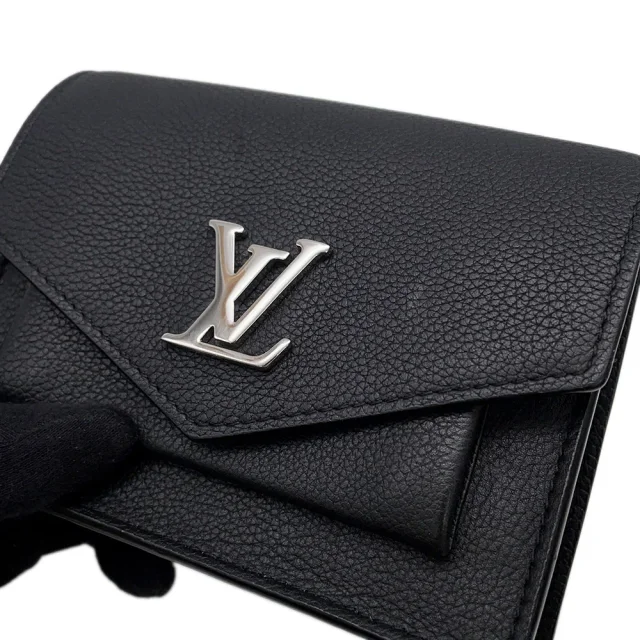 Louis Vuitton Pochette My Lockme NoirM69183 Grained Calf Leather Size Mini in Calfskin from GALLERY RARE, photo 10 of 15