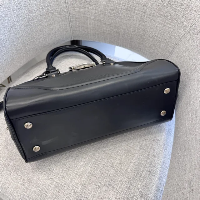 Louis Vuitton Epi Bowling Montaigne Bag in Epi, Epi leather, Metal from Reowned, photo 3 of 13