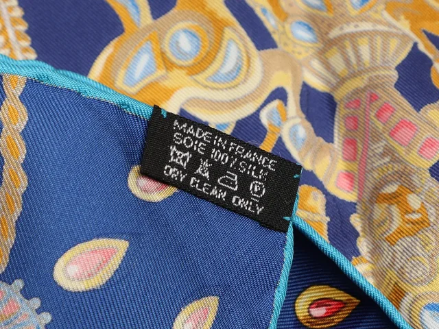 Hermès Trésors Retrouvés Silk Scarf 90cm in Silk from Ann's Fabulous Finds, photo 1 of 1