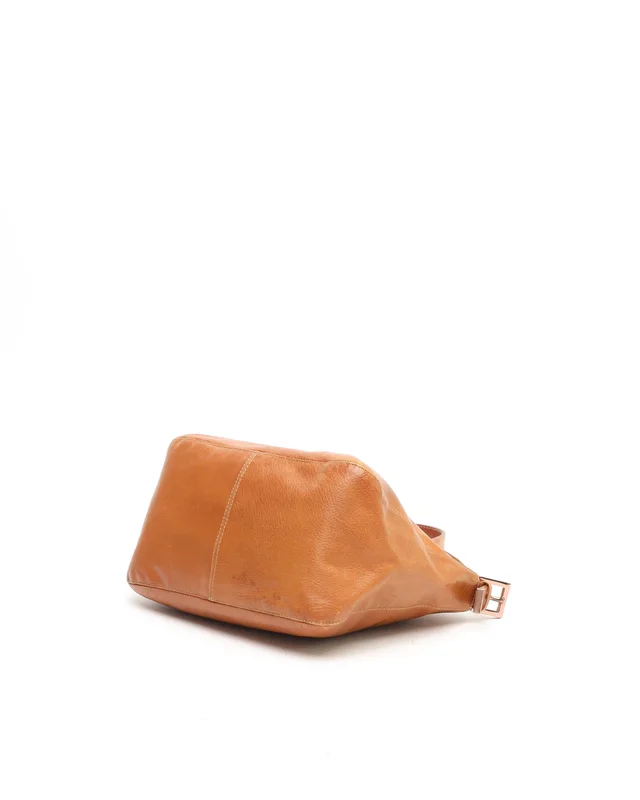 Fendi Mamma Baguette Shoulder Bag in Leather from A Retro Tale, photo 4 of 12