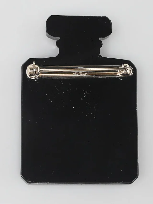 Black Glitter Resin Chanel No. 5 Parfum Brooch in Black Resin from Yoogis, photo 2 of 3