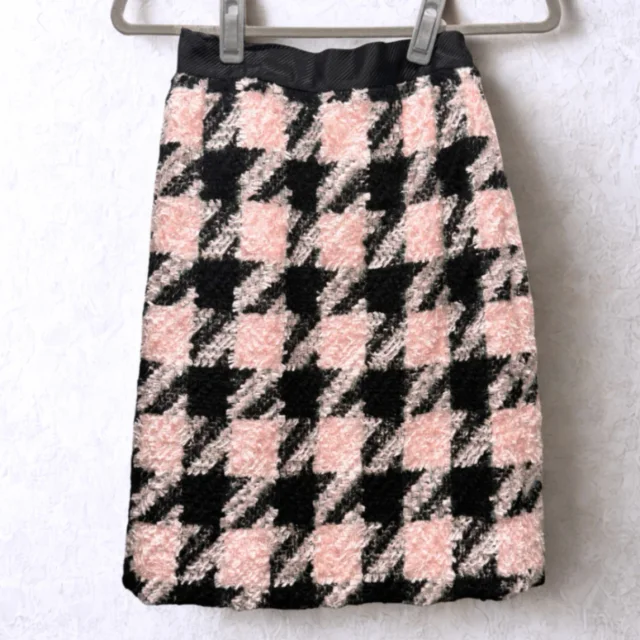 Escada Vintage Pink Houndstooth Skirt Sz 38 in Pink from Revivre