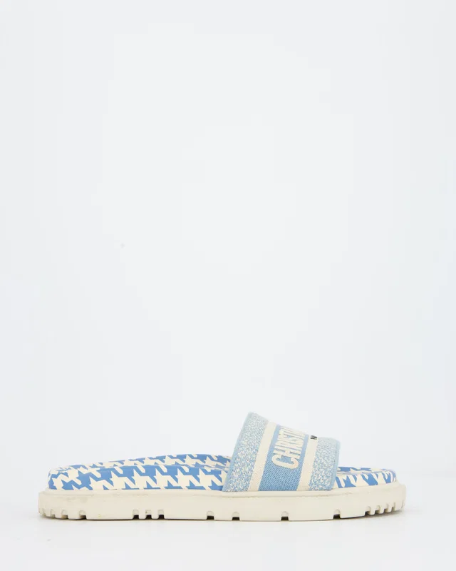 Dior Blue and White Day Slides with Canvas Embroidered Detail EU 38 in White Canvas from Sellier