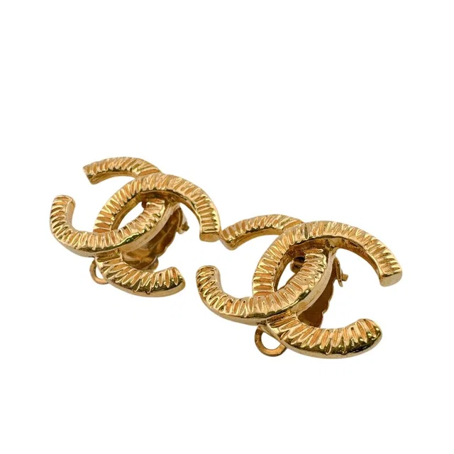 Chanel 93P CC Logo Earrings from The Reluxe