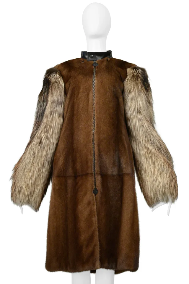 Balenciaga By Demna Gvasalia Mink & Fox Fur Coat With Detachable Collar 2016 in Silk from Resurrection Vintage, photo 3 of 14