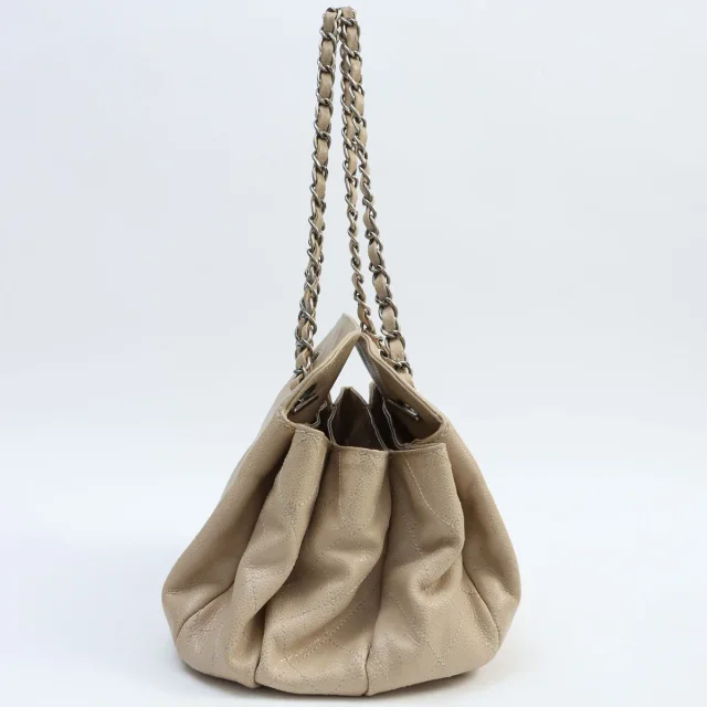 Chanel 2009-era Caviar Skin CC Mark Stitch Chain Tote Bag in Light Beige in Beige Caviar leather from VINTAGE QOO TOKYO, photo 3 of 15