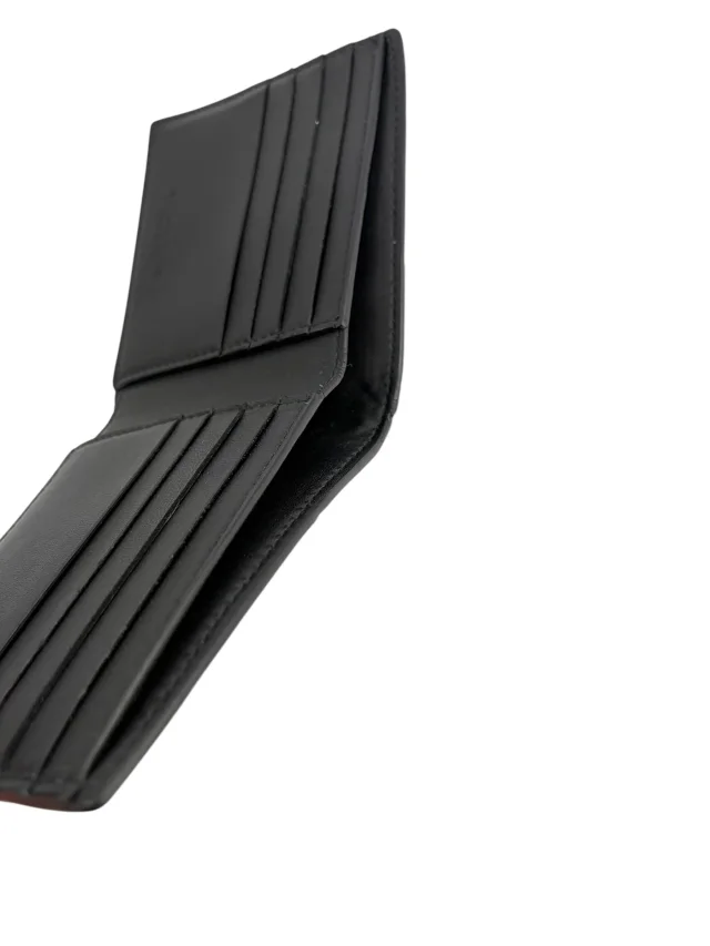 Bottega Veneta Black Leather Intrecciato Maxi Bifold Wallet in Black Woven leather from Season 2 Consign, photo 4 of 5