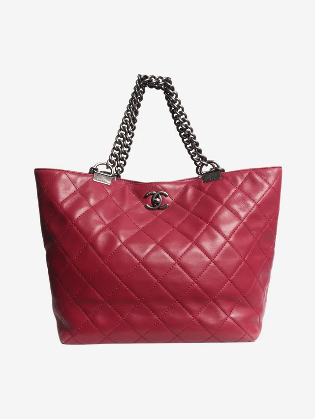 Chanel Purple 2014 Shopping in Chains lambskin tote in Purple Lambskin from Sign of the Times