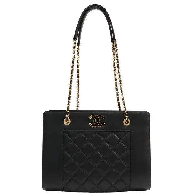 Chanel 2016 model Matelasse Stitch CC Mark Plate Chain Tote Bag Black in Black Calfskin from VINTAGE QOO TOKYO