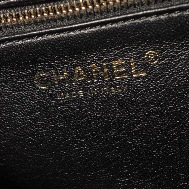 Chanel Puffy Jumbo Flap Bag in Lambskin from A Retro Tale, photo 8 of 10