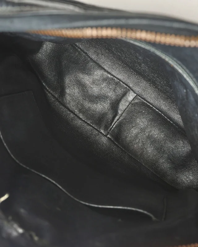 Chanel Patent Quilted Crossbody Bag in Patent leather from A Retro Tale, photo 6 of 9