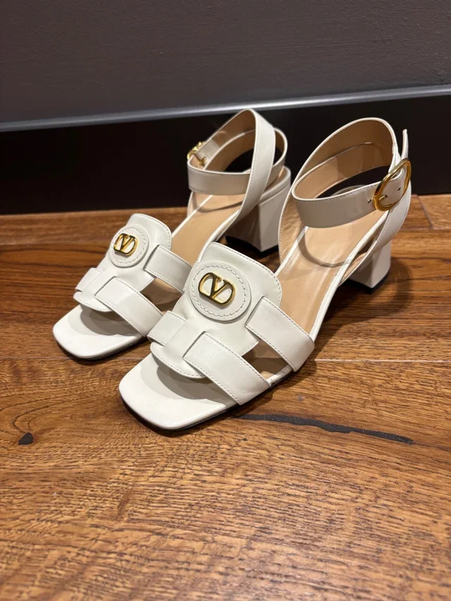 Valentino Garavani Ecru V logo Leather Sandals 37 in Leather from HEWI
