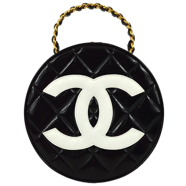 Chanel 1994-1996 Black Patent Leather Round Vanity Handbag in Black Patent leather from AMORE Vintage Tokyo