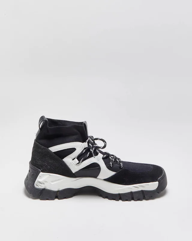 2022 Tod's Leather Knit & Leather Chunky Sock Boot Trainers - UK8.5 in Leather from Rokit Vintage, photo 2 of 2
