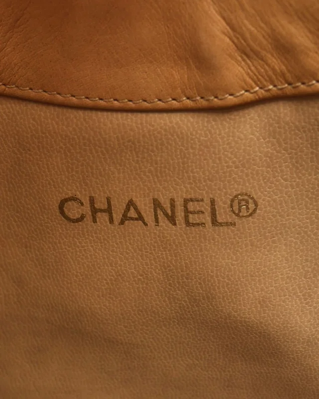Chanel CC Quilted Shoulder Bag in Leather from A Retro Tale, photo 9 of 11