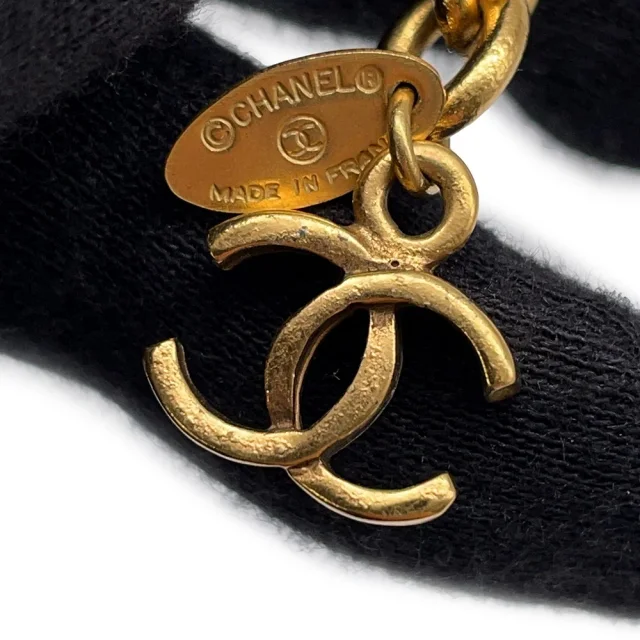 Chanel Faux Pearl Choker Pearl White/Gold Faux Pearl Metal in White from GALLERY RARE, photo 13 of 14
