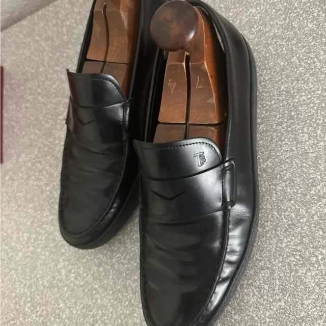 Tod's Men's Slip-Ons Loafers Upper Leather Black Excellent Condition Us Sz. 8 in black Leather from Poshmark, photo 1 of 1