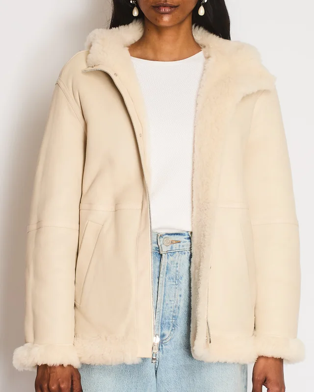 Loro Piana Light Beige Shearling and Lambskin Reversible Jacket IT 38 (UK 6) in Beige Lambskin from Sellier, photo 2 of 2
