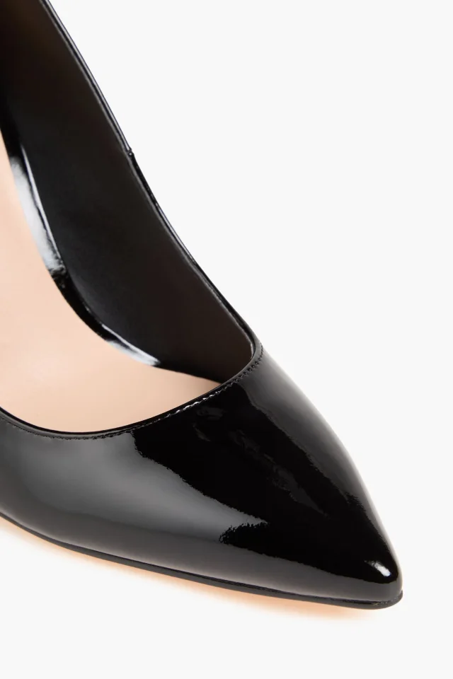 Stuart Weitzman Leigh 95 patent-leather pumps in Black, photo 4 of 4 from THE OUTNET