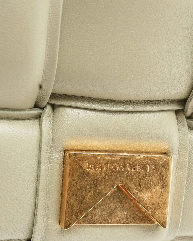 Bottega Veneta Padded Cassette Bag in Woven leather from A Retro Tale, photo 6 of 10