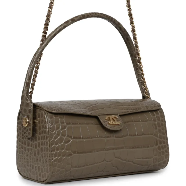 Chanel Barrel Clutch Bag in Green Calfskin from Madison Avenue Couture, photo 2 of 9