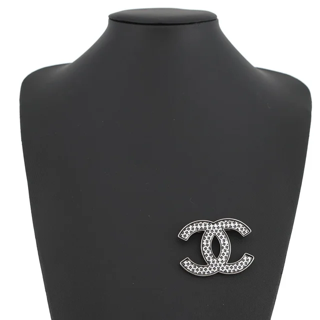 Chanel Clover Pattern CC Logo Brooch Silver/BlackABD399-B16775-NY365 Metal in Silver from GALLERY RARE, photo 2 of 2