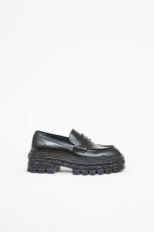 Louis Vuitton Chain Link Loafer in Leather from VSP Consignment