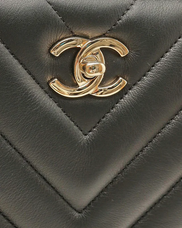 Chanel Chevron Statement Tote Bag from A Retro Tale, photo 6 of 11