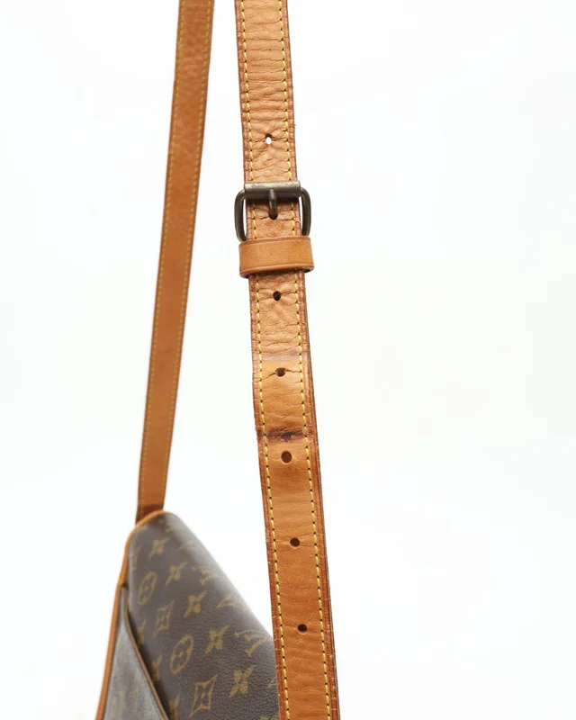 Louis Vuitton Monogram Gibeciere MM Bag in Coated canvas from A Retro Tale, photo 6 of 13