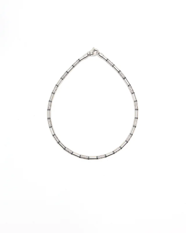 Tiffany & Co. Silver Necklace in Silver from A Retro Tale