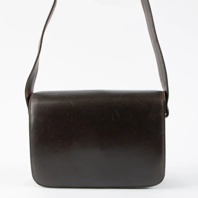 Celine Vintage Dark Brown Shiny Calfskin Carriage Shoulder Bag in Brown Calfskin from Labellov, photo 3 of 7