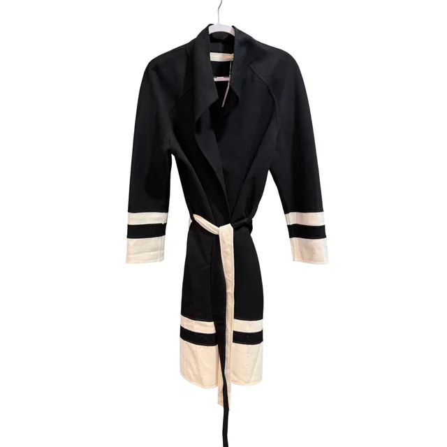 Valentino Garavani and White Cashmere Coat Size 8 in Black Cashmere from Revivre Luxury Consignment
