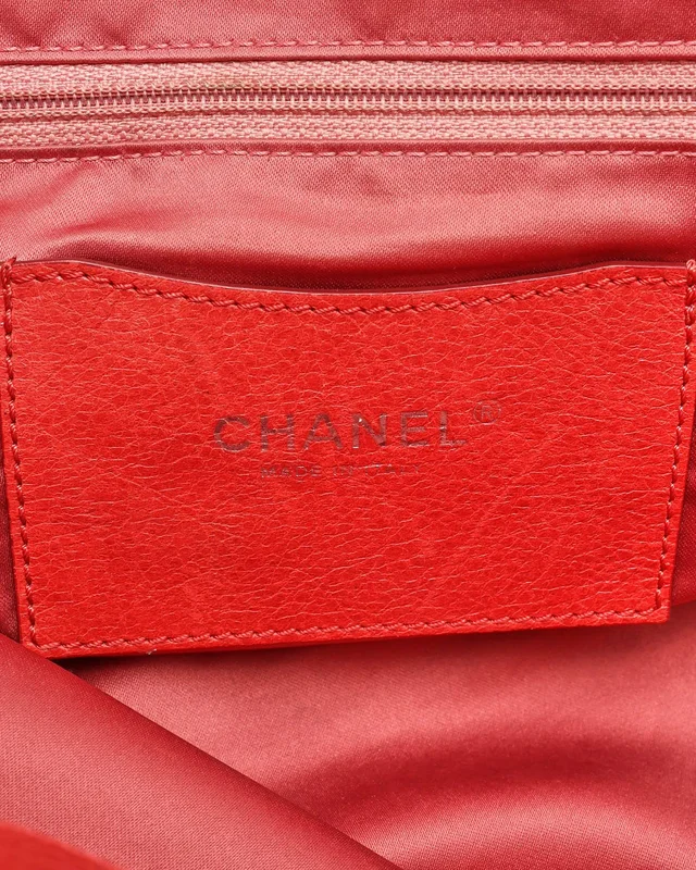 Chanel On The Road Tote Bag in Leather from A Retro Tale, photo 8 of 12