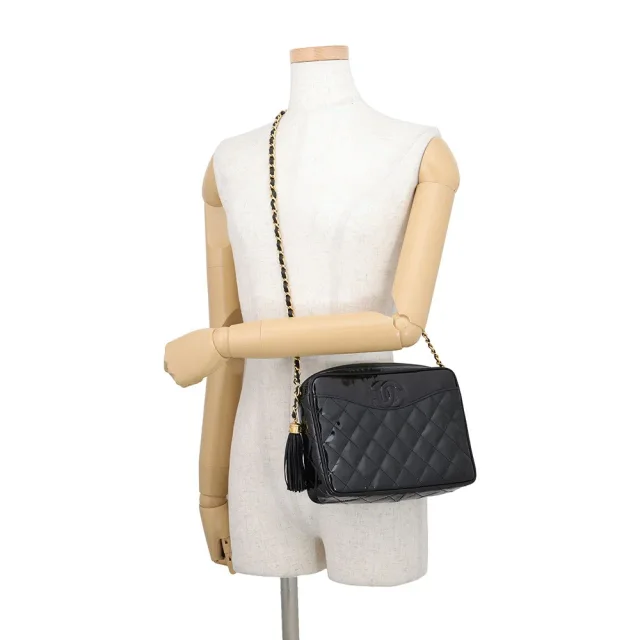 Chanel Matelasse fringed chain shoulder bag Black Patent Leather in Black Patent leather from GALLERY RARE, photo 4 of 18