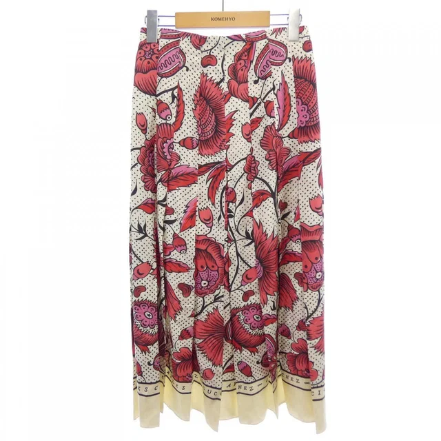 Gucci Skirt Beige in Beige Silk from The Reluxe