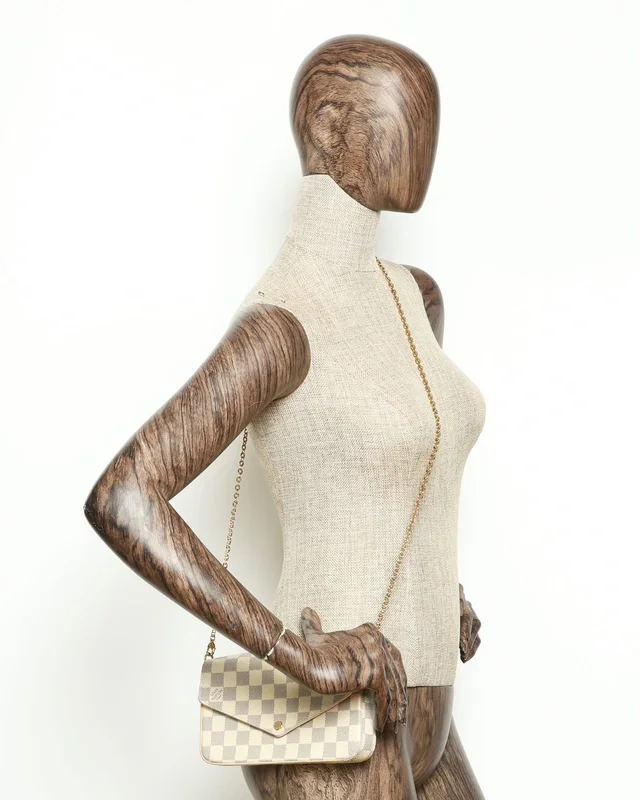 Louis Vuitton Damier Azur Pochette Félicie Bag in Canvas from A Retro Tale, photo 9 of 9