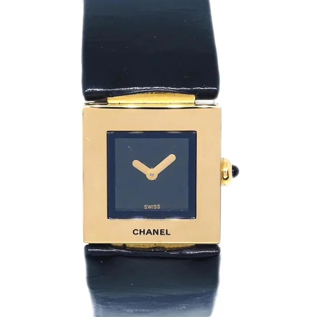 Chanel Matelasse Watch 18KYG Black in Black Patent leather from AMORE Vintage Tokyo