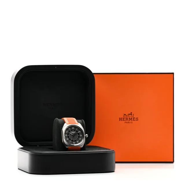 Hermès Titanium Rubber 39mm H08 Automatic Watch Orange in Orange from FASHIONPHILE, photo 5 of 5