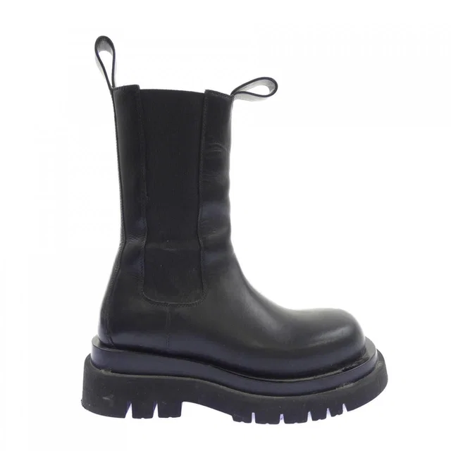 Bottega Veneta Rug Chelsea Boots in Calfskin from The Reluxe