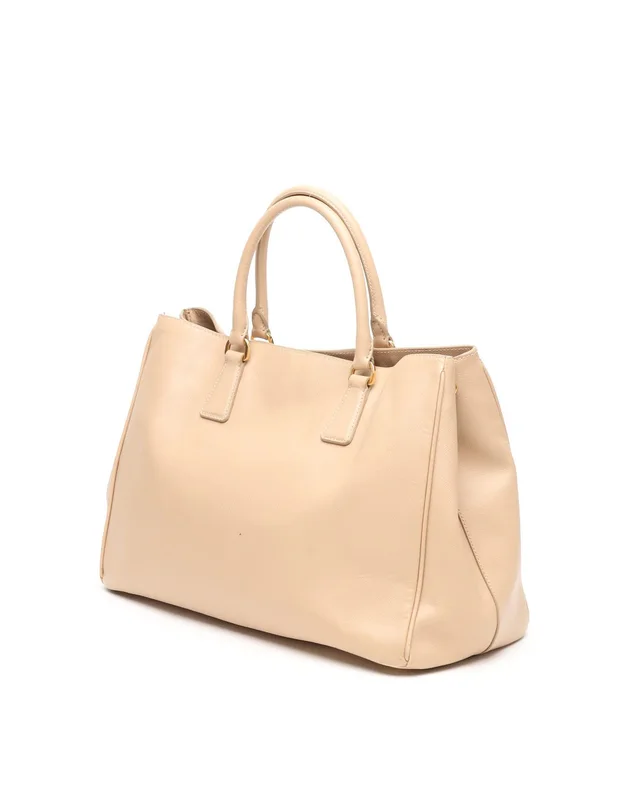 Prada Lux Galleria Saffiano Bag in Saffiano leather from A Retro Tale, photo 3 of 15