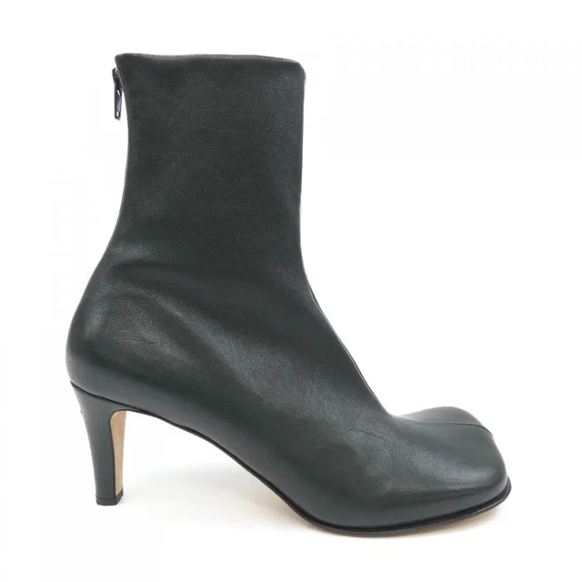Bottega Veneta Boots in Leather from LuxUness
