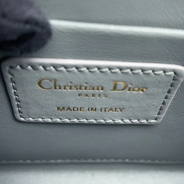 Dior 30Montaigne Shoulder Bag GrayM9204UMOS Leather in Leather from GALLERY RARE, photo 17 of 18