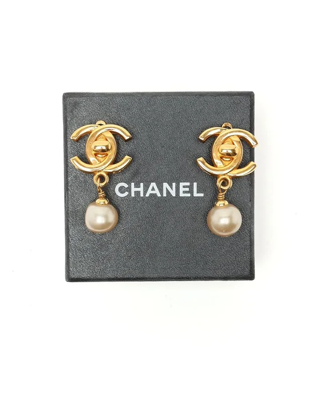 Chanel Coco Mark Pearl Clip-on Earrings from A Retro Tale, photo 2 of 4