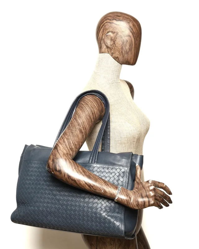 Bottega Veneta Intrecciato Weekender Bag in Woven leather from A Retro Tale, photo 7 of 7