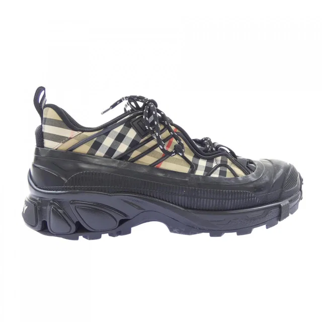 Burberry Sneakers from LuxUness