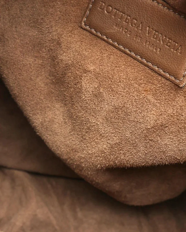 Bottega Veneta Intrecciato Top Handle Bag in Woven leather from A Retro Tale, photo 11 of 12