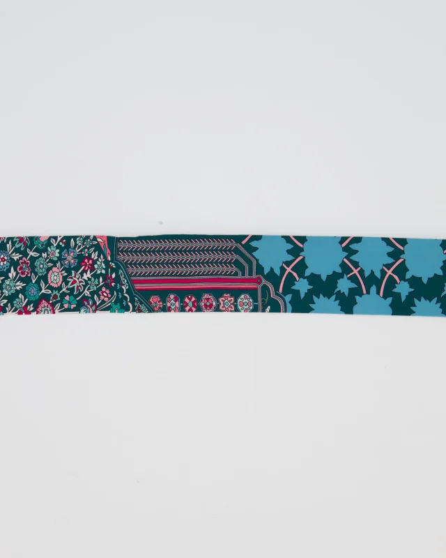 Hermès Tapis Persans Floral Silk Twilly in Green Silk from Sellier, photo 4 of 4